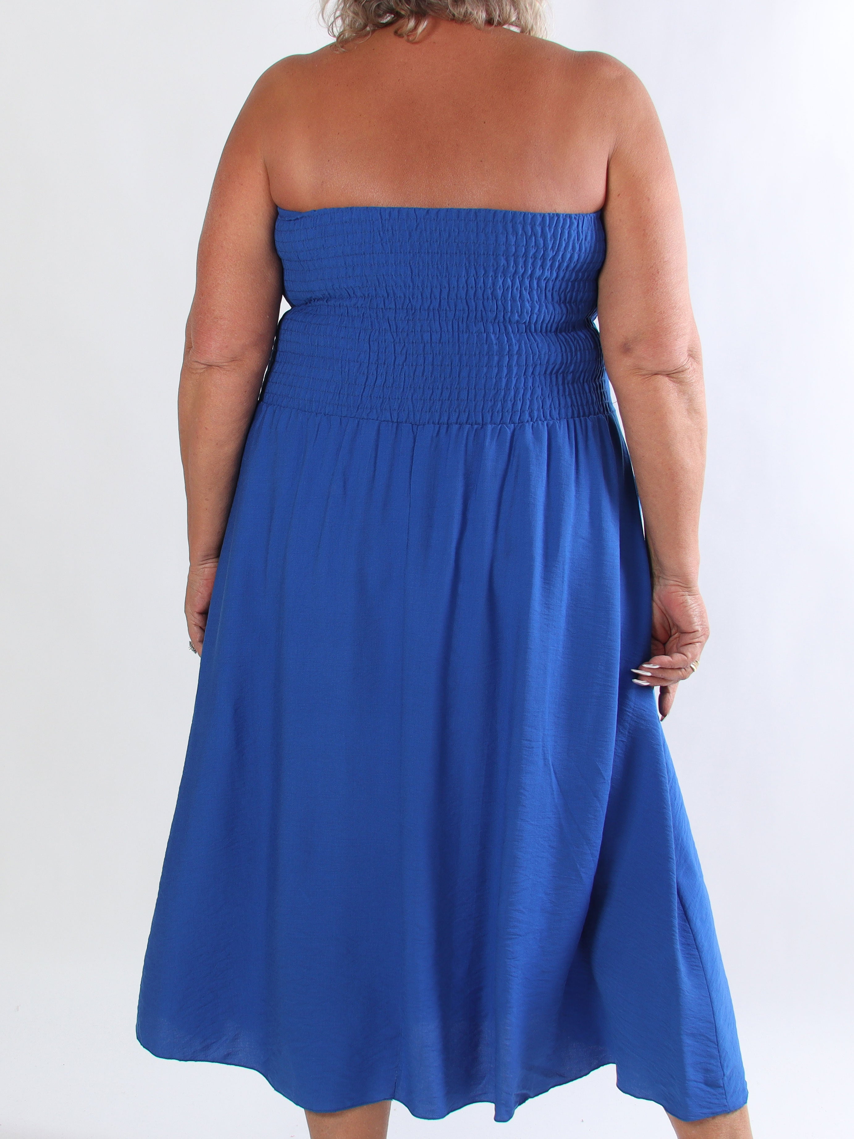 Lucianda - Stropløs plus size kjole i viskose med smock og lommer